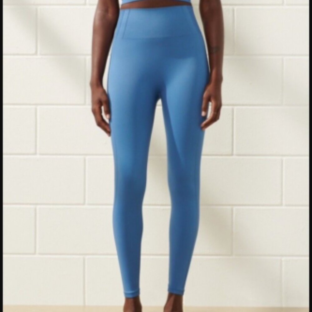 Abercrombie & Fitch YPB 7/8 leggings.